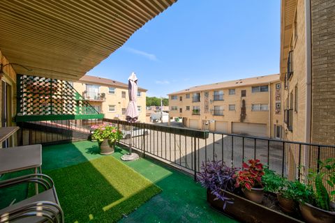 Tiny photo for 3207 N Pontiac Avenue #2S, Chicago, IL 60634 (MLS # 12467934)