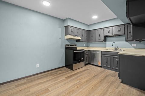 Tiny photo for 2501 Unit D 26th Avenue, Rock Island, IL 61201 (MLS # 12554343)