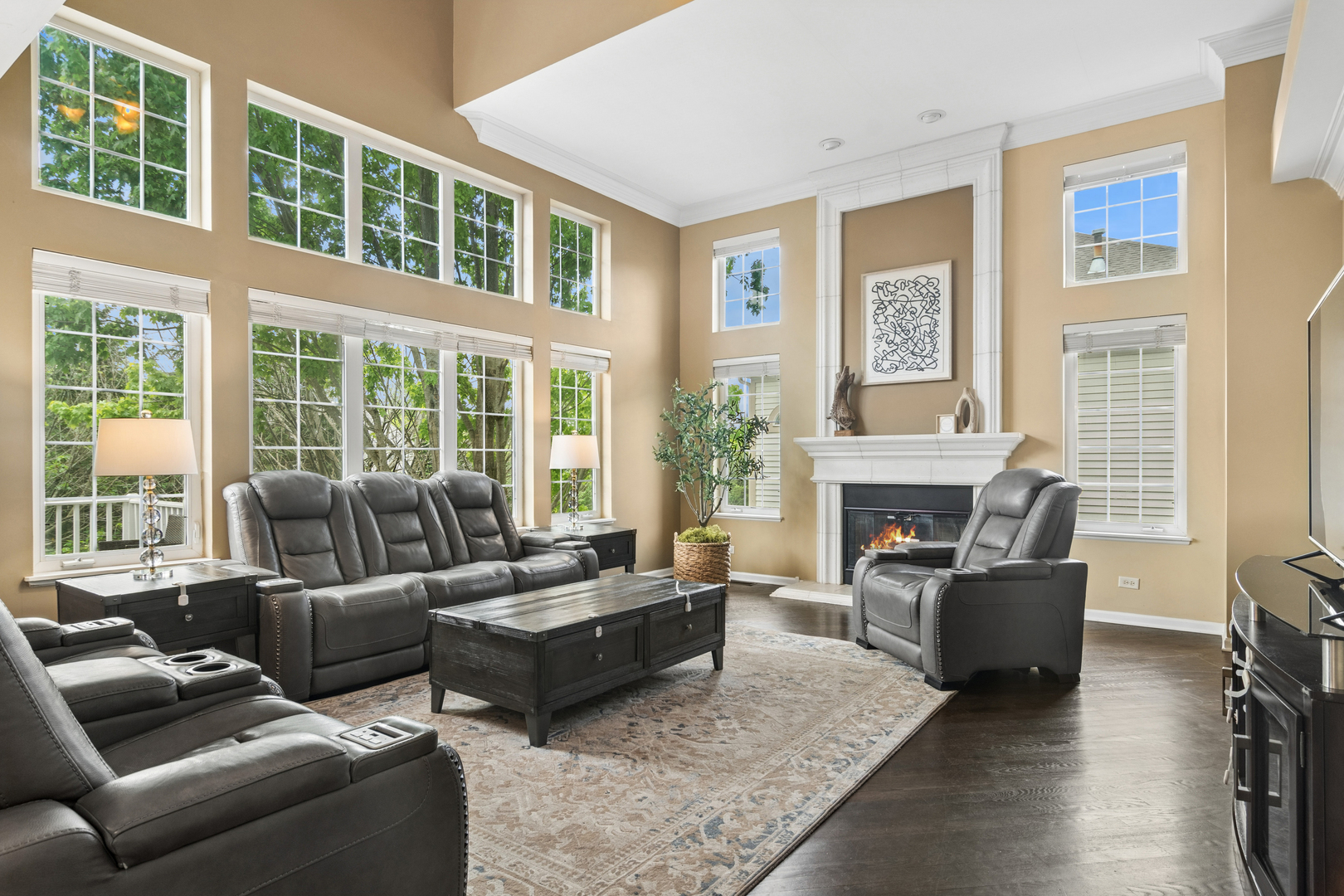 6131 Oakmont Lane