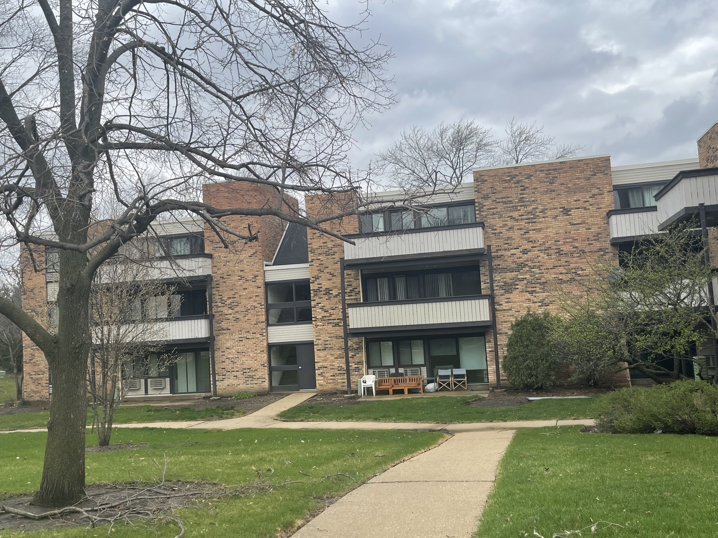 1806 Hemlock Place 204