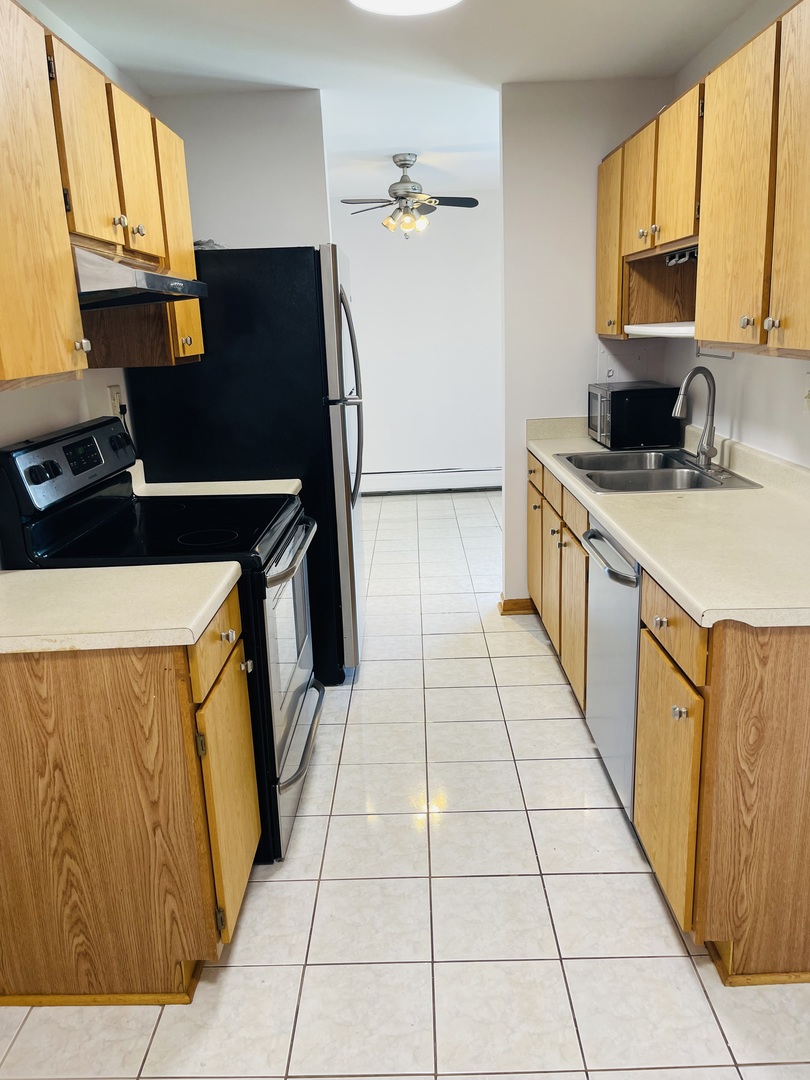 1806 Hemlock Place 204