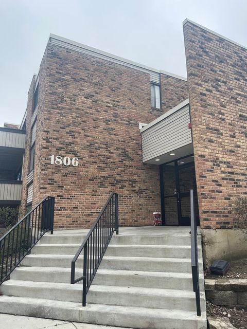 Photo of 1806 Hemlock Place #204, Schaumburg, IL 60173 (MLS # 12623628)