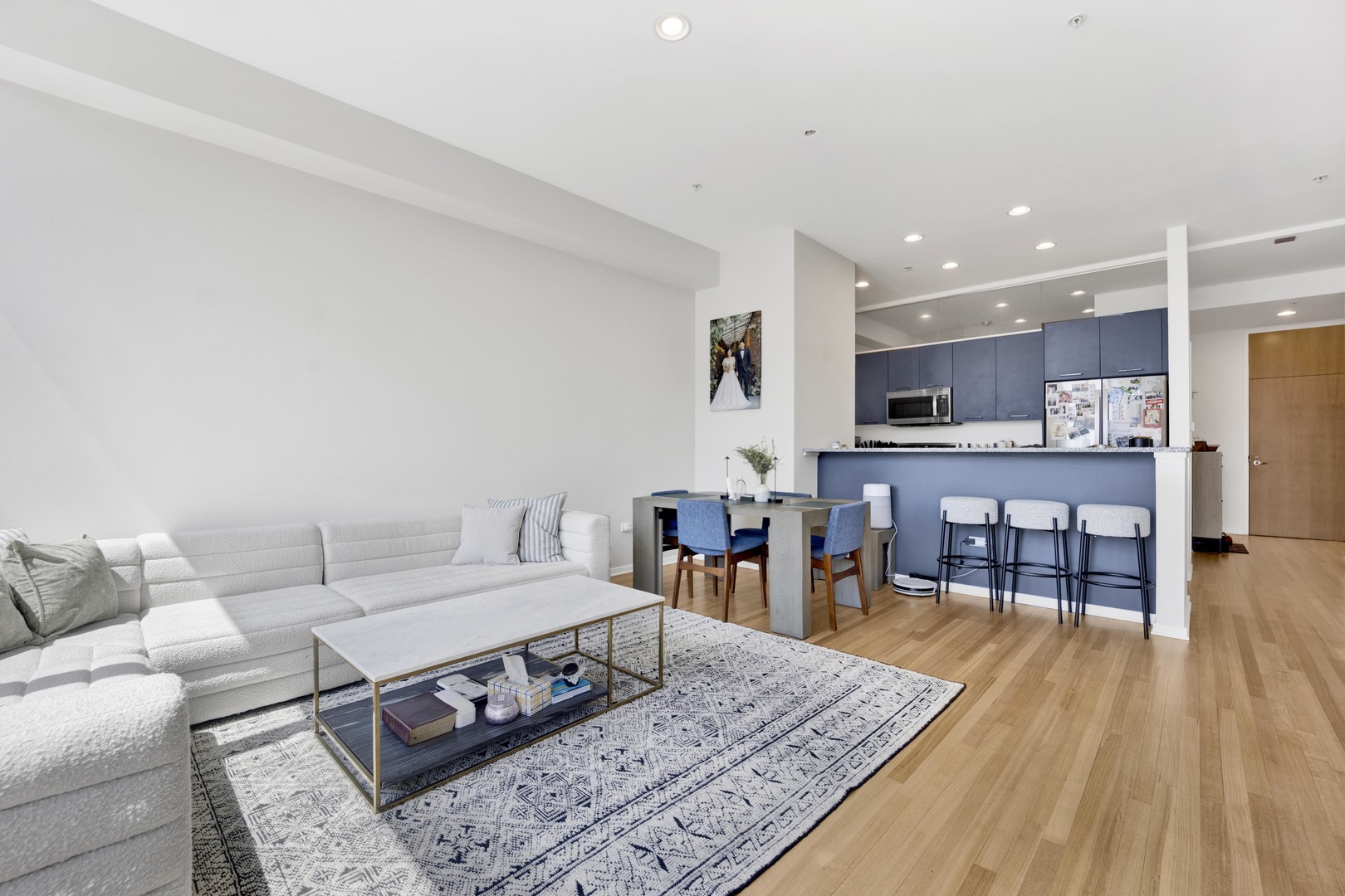500 W Superior Street 1207