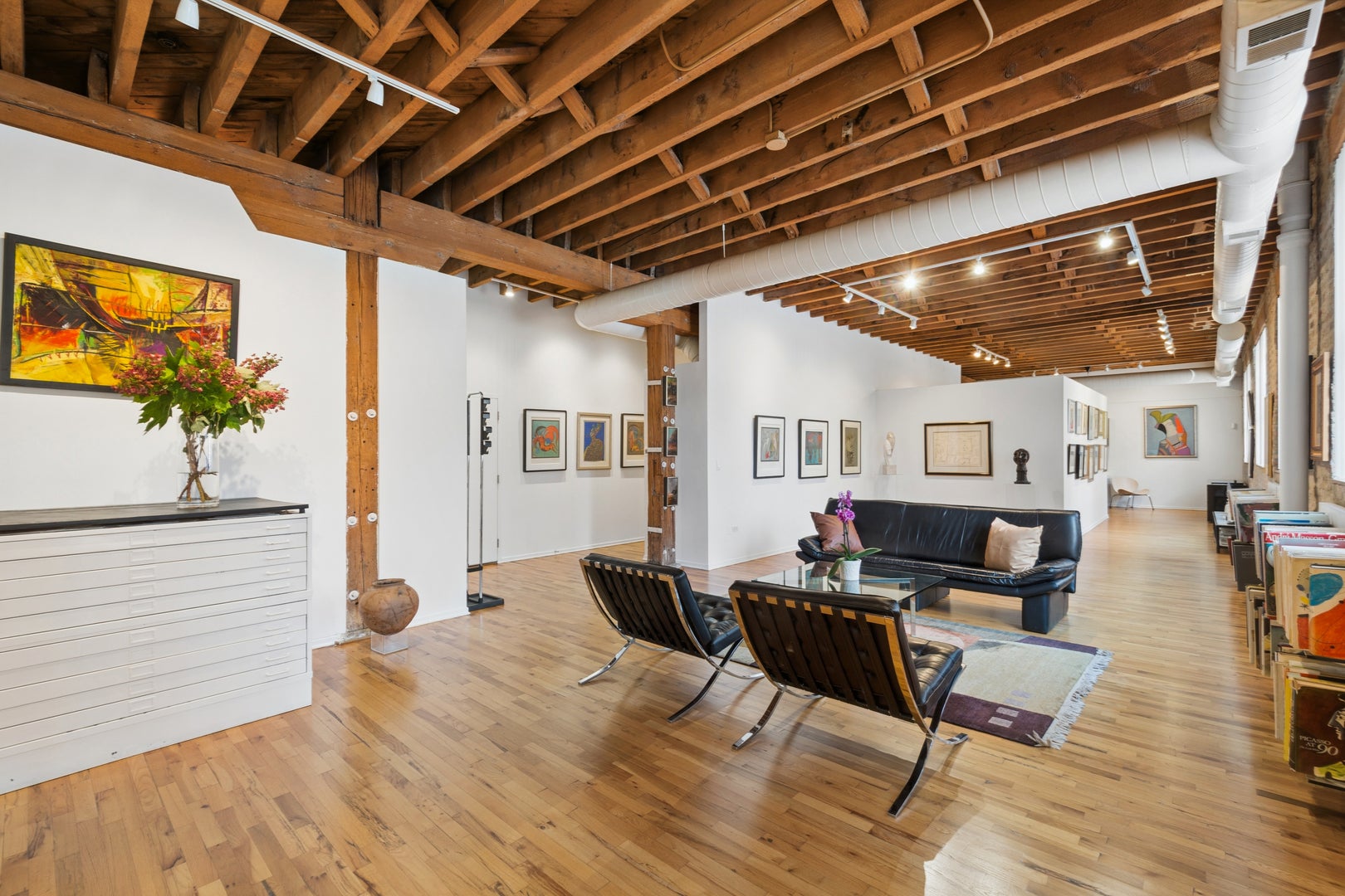 515 N Noble Street 106