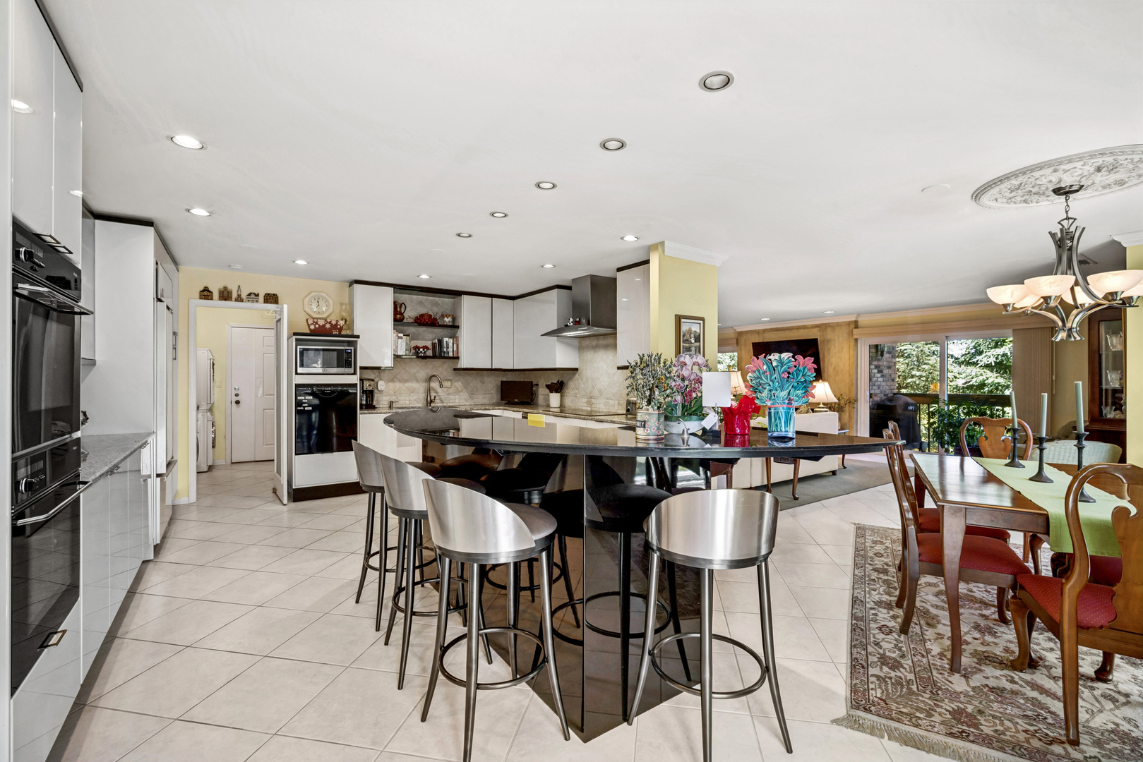 3860 MISSION HILLS Road 217