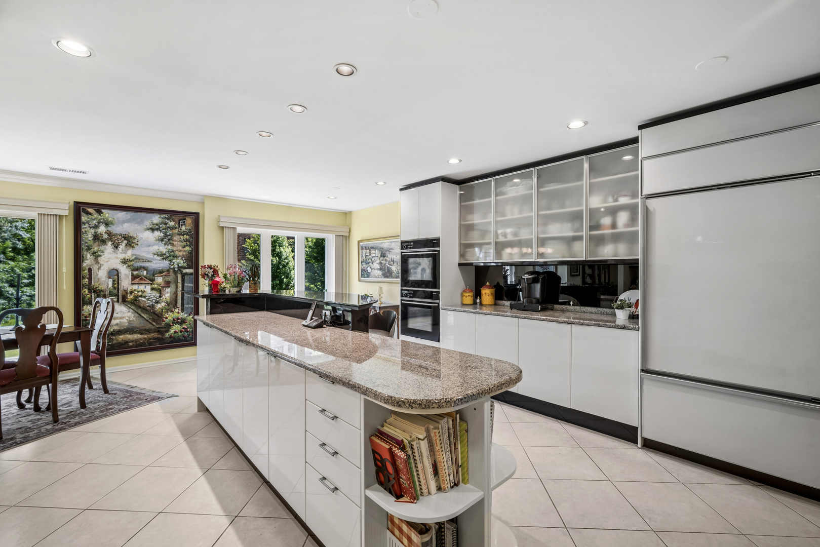 3860 MISSION HILLS Road 217