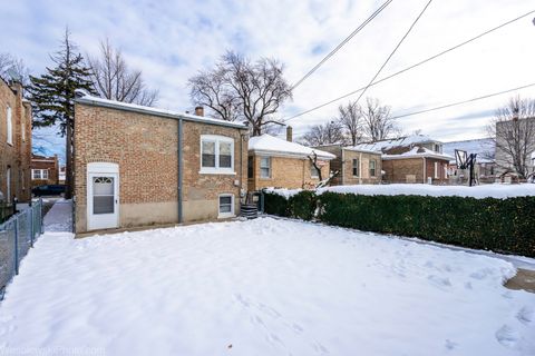 Tiny photo for 2340 Harvey Avenue, Berwyn, IL 60402 (MLS # 12528949)