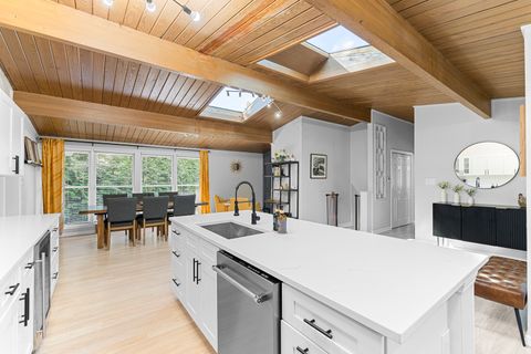 Tiny photo for 3504 Dato Avenue, Highland Park, IL 60035 (MLS # 12497334)