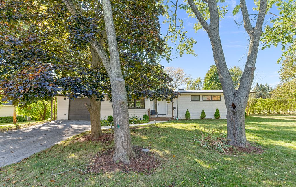 Photo for 3504 Dato Avenue, Highland Park, IL 60035 (MLS # 12497334)