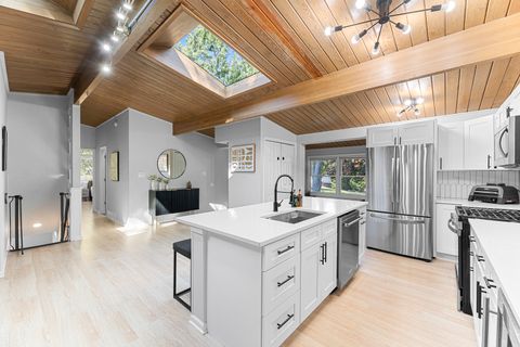 Tiny photo for 3504 Dato Avenue, Highland Park, IL 60035 (MLS # 12497334)