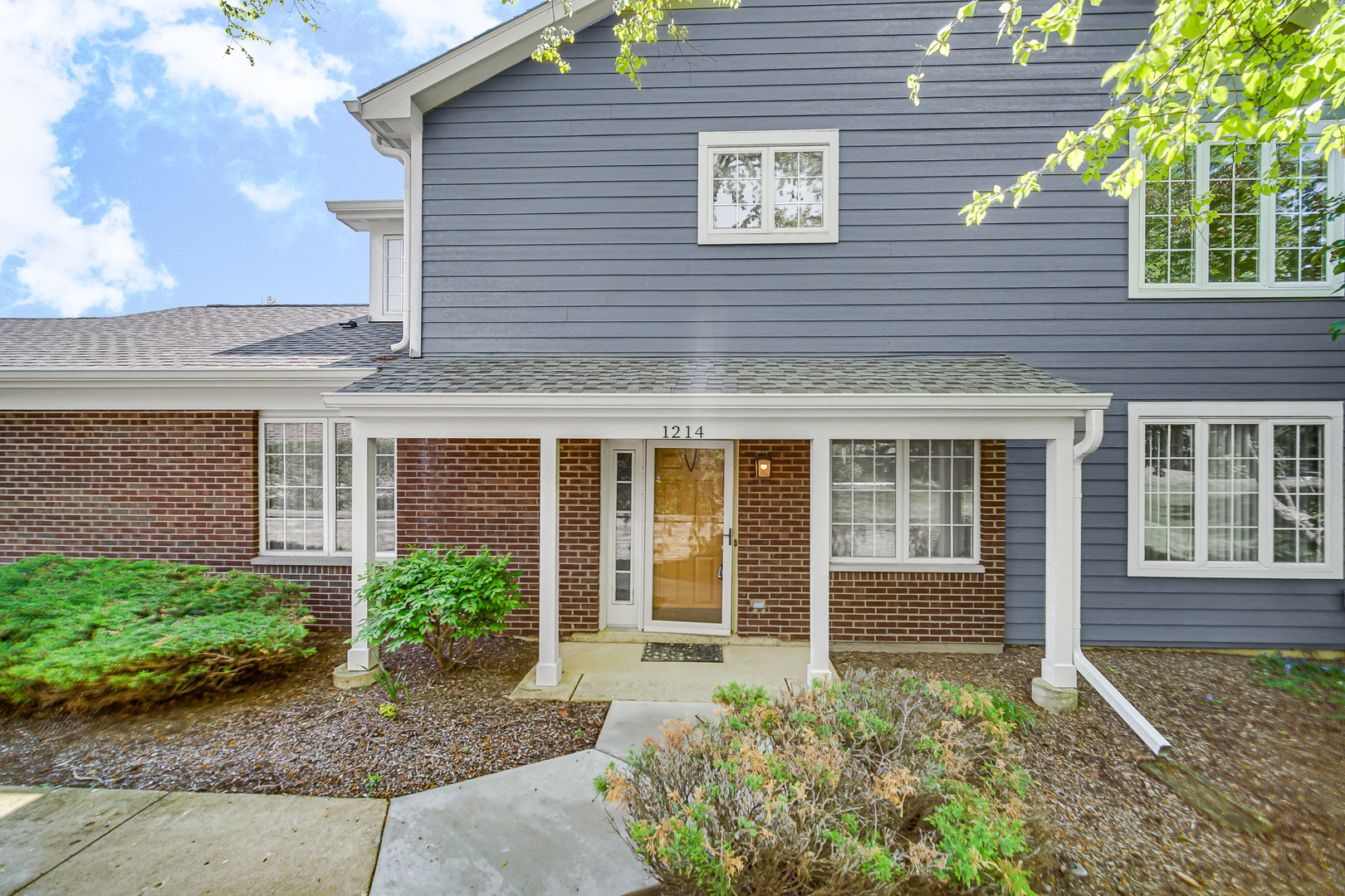 1214 S Parkside Drive