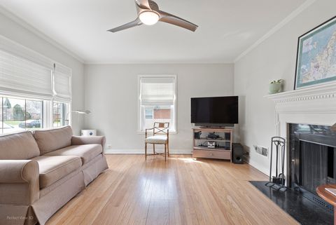 Tiny photo for 621 Oriole Avenue N, Park Ridge, IL 60068 (MLS # 12614665)