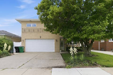 Photo of 10623 WINDSOR Drive, Westchester, IL 60154 (MLS # 12681381)