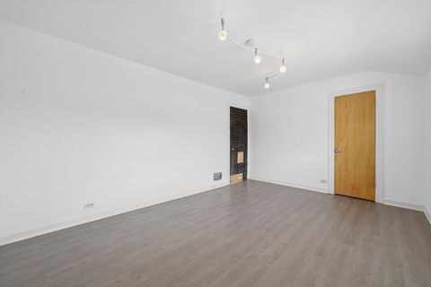 Tiny photo for 3941 N Mobile Avenue, Chicago, IL 60634 (MLS # 12566522)