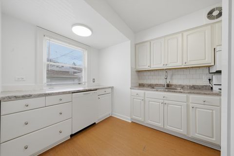 Tiny photo for 3941 N Mobile Avenue, Chicago, IL 60634 (MLS # 12566522)