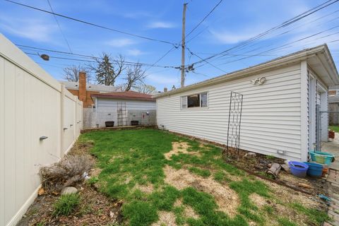 Tiny photo for 3941 N Mobile Avenue, Chicago, IL 60634 (MLS # 12566522)
