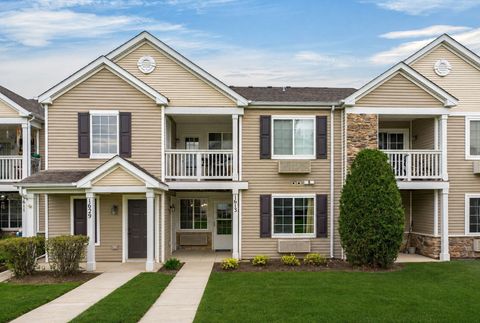 Photo of 1613 Silverstone Drive #1613, Carpentersville, IL 60110 (MLS # 12630101)