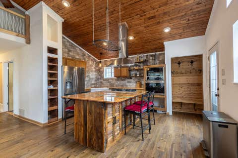 Tiny photo for 306 N Washington Street, Westmont, IL 60559 (MLS # 12678551)
