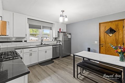 Tiny photo for 590 Jonette Avenue, Bradley, IL 60915 (MLS # 12498628)