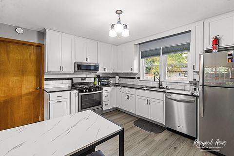 Tiny photo for 590 Jonette Avenue, Bradley, IL 60915 (MLS # 12498628)