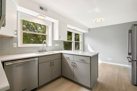 Tiny photo for 1535 Park Avenue #304, River Forest, IL 60305 (MLS # 12573647)