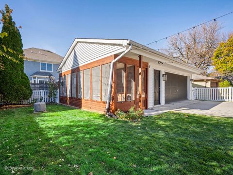 Tiny photo for 170 S FAIRVIEW Avenue, Elmhurst, IL 60126 (MLS # 12516323)