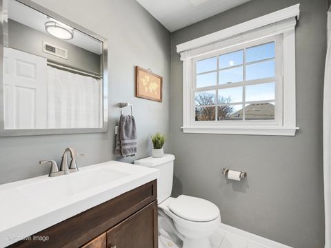 Tiny photo for 170 S FAIRVIEW Avenue, Elmhurst, IL 60126 (MLS # 12516323)