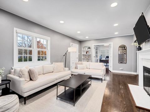 Tiny photo for 170 S FAIRVIEW Avenue, Elmhurst, IL 60126 (MLS # 12516323)