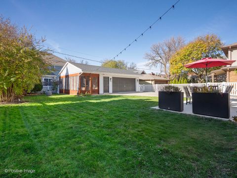 Tiny photo for 170 S FAIRVIEW Avenue, Elmhurst, IL 60126 (MLS # 12516323)