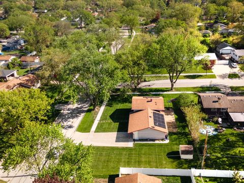 Tiny photo for 940 Washington Boulevard, Hoffman Estates, IL 60169 (MLS # 12695238)