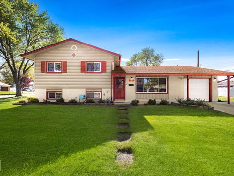 Tiny photo for 940 Washington Boulevard, Hoffman Estates, IL 60169 (MLS # 12695238)