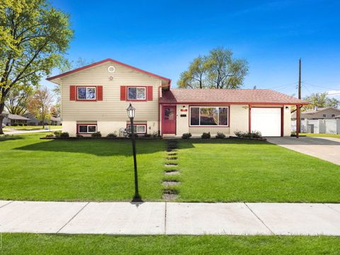 Photo of 940 Washington Boulevard, Hoffman Estates, IL 60169 (MLS # 12695238)
