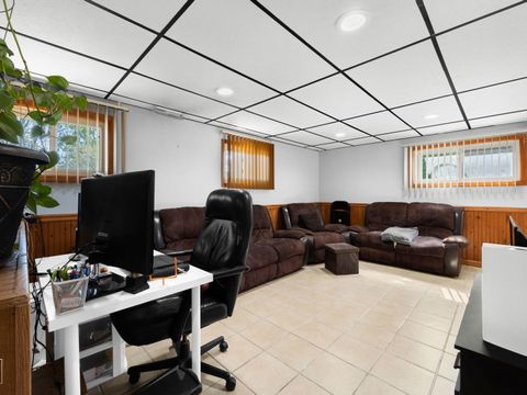 Tiny photo for 940 Washington Boulevard, Hoffman Estates, IL 60169 (MLS # 12695238)