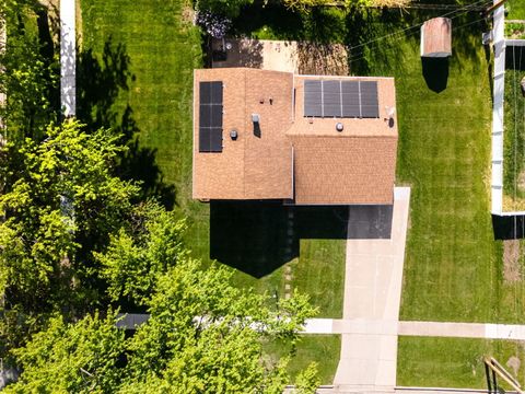 Tiny photo for 940 Washington Boulevard, Hoffman Estates, IL 60169 (MLS # 12695238)