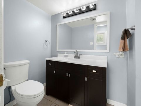 Tiny photo for 940 Washington Boulevard, Hoffman Estates, IL 60169 (MLS # 12695238)