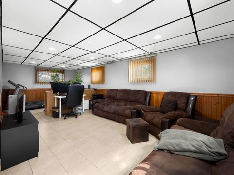 Tiny photo for 940 Washington Boulevard, Hoffman Estates, IL 60169 (MLS # 12695238)