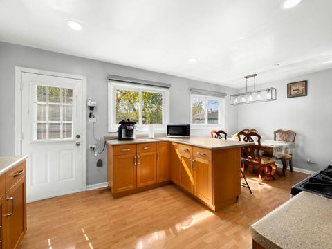 Tiny photo for 940 Washington Boulevard, Hoffman Estates, IL 60169 (MLS # 12695238)