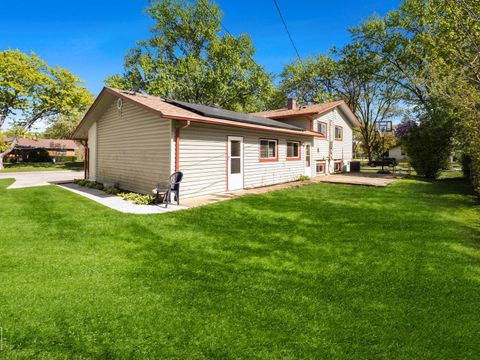 Tiny photo for 940 Washington Boulevard, Hoffman Estates, IL 60169 (MLS # 12695238)