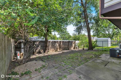 Tiny photo for 223 Hywood Lane, Bolingbrook, IL 60440 (MLS # 12468977)