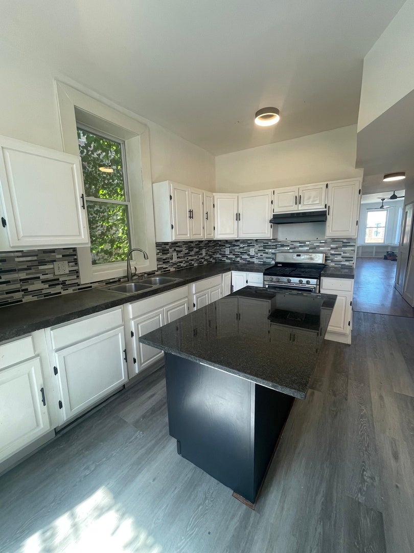 2721 W Polk Street 2