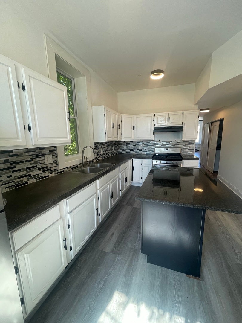 2721 W Polk Street 2