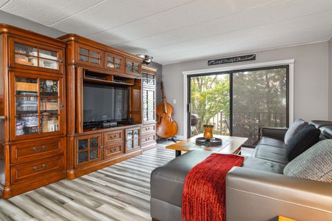 Tiny photo for 1389 Perry Street #303, Des Plaines, IL 60016 (MLS # 12508868)