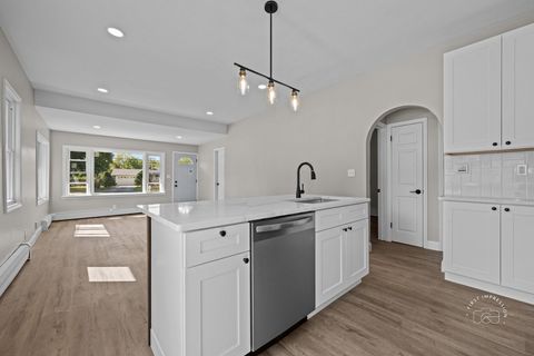 Tiny photo for 1550 W Highland Avenue W, Elgin, IL 60123 (MLS # 12463681)