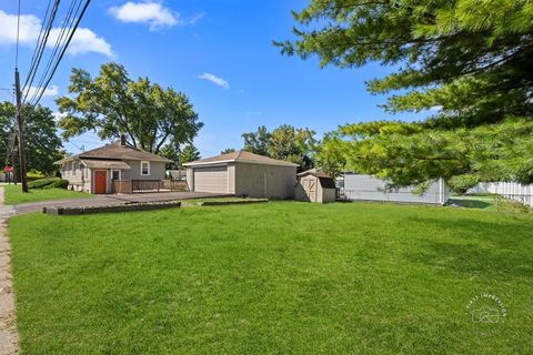 Tiny photo for 1550 W Highland Avenue W, Elgin, IL 60123 (MLS # 12463681)