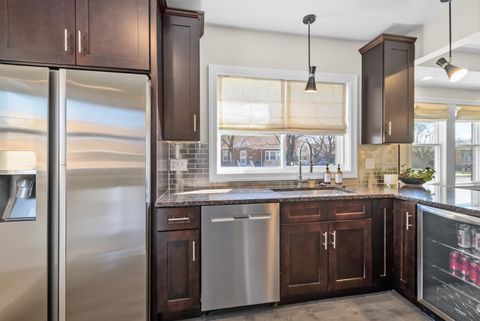 Tiny photo for 10459 S Troy Street, Chicago, IL 60655 (MLS # 12614162)