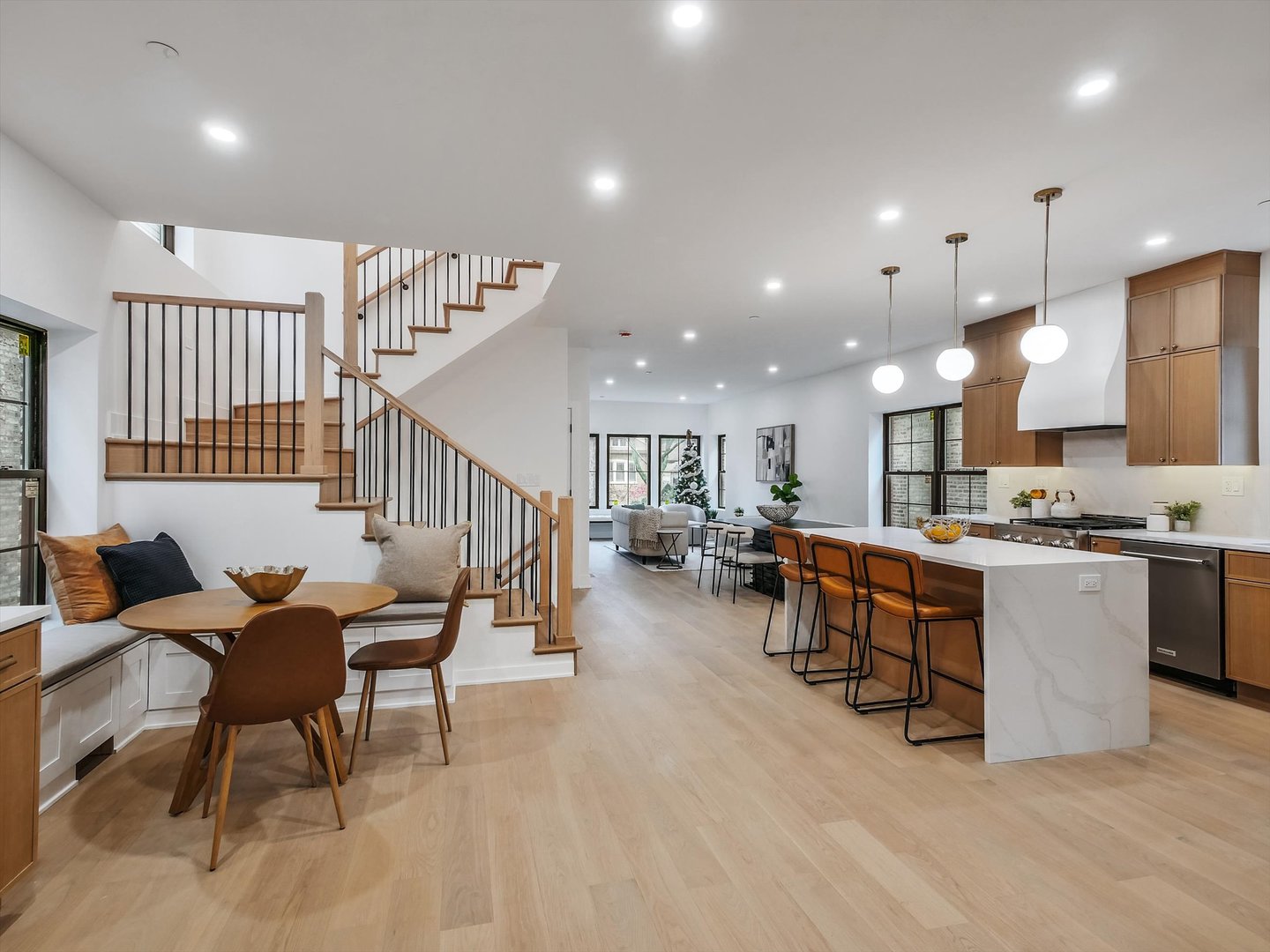 1215 N Taylor Avenue