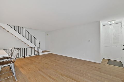 Tiny photo for 406 Inverrary Lane, Deerfield, IL 60015 (MLS # 12588574)