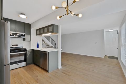 Tiny photo for 406 Inverrary Lane, Deerfield, IL 60015 (MLS # 12588574)