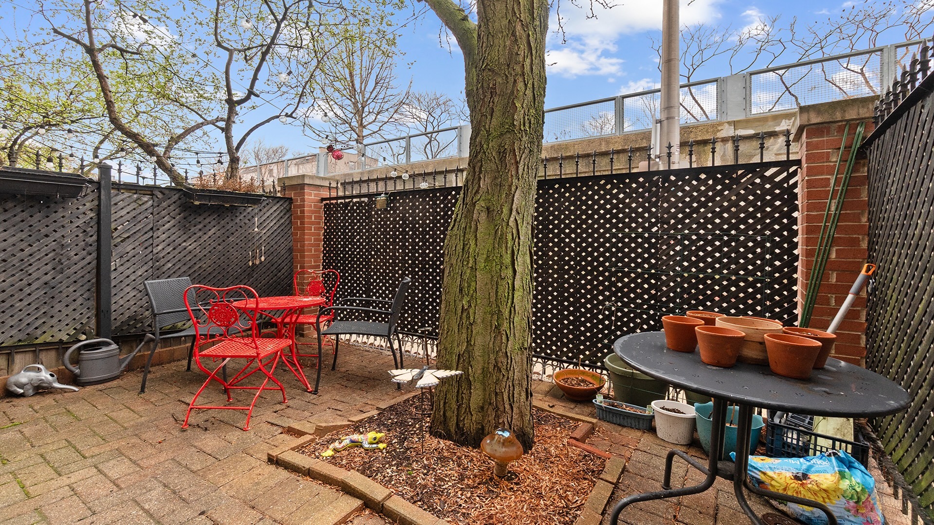 2524 W Bloomingdale Avenue B