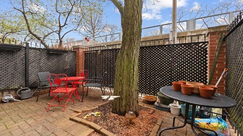 Tiny photo for 2524 W Bloomingdale Avenue #B, Chicago, IL 60647 (MLS # 12607290)